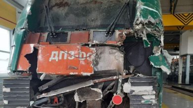 Повреждённая кабина дизель-поезда ДП3 в цехе