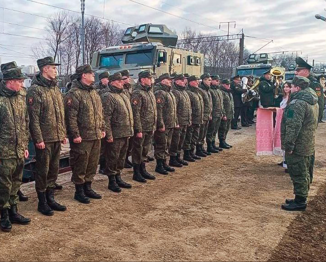 Russian military personnel being welcomed after troop train No. 961 arrived and was unloaded at Ozerishche station, 2 of 4